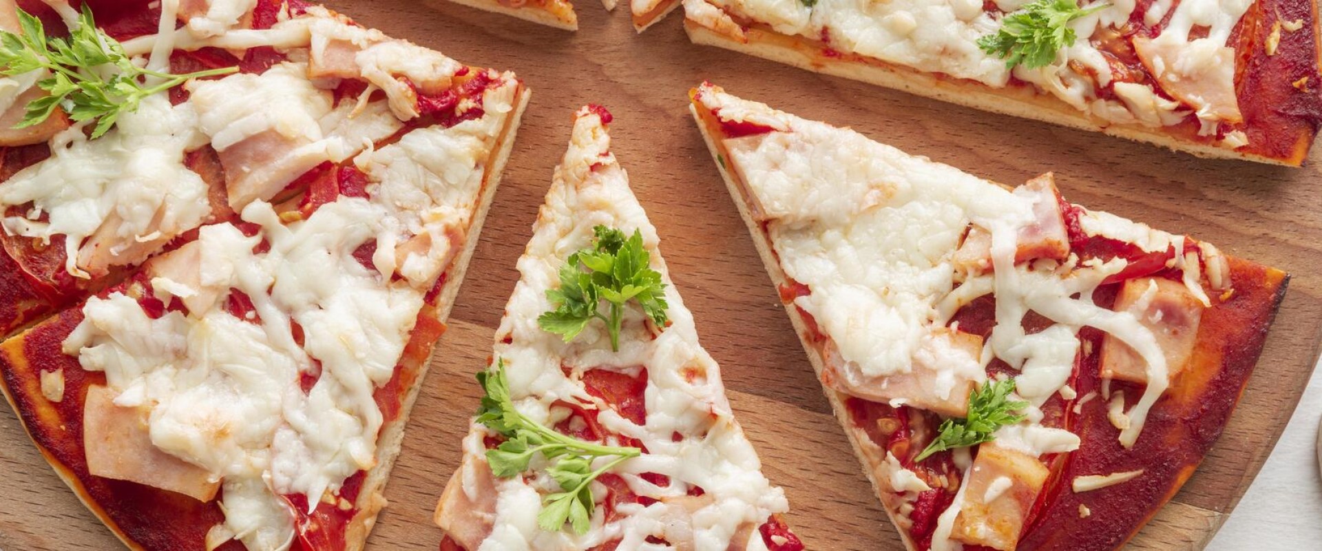 В России растут продажи замороженной пиццы. Нижегородским кафе и ресторанам не хватает почти 1500 поваров. Новости за 30 октября В России растут продажи замороженной пиццы. Нижегородским кафе и ресторанам не хватает почти 1500 поваров. Новости за 30 октября