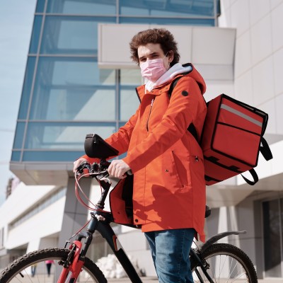 Как организовать доставку из ресторана: самостоятельно или через агрегатор? Как организовать доставку из ресторана: самостоятельно или через агрегатор?