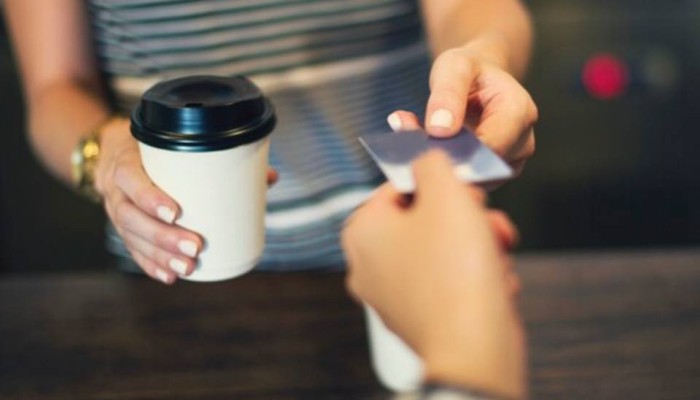 ФАС РФ объяснила, когда не обязательно переводить иностранные слова в рекламе. «Газпромнефть» продала более 11.4 литров кофе на АЗС в 2025 году. Новости за 20 апреля