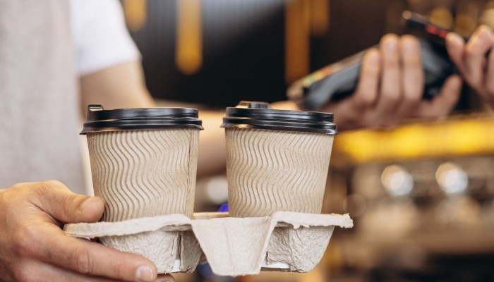 Продажи кофе навынос упали на 4%. Сеть One Price Coffee проводит ребрендинг. Новости за 14 сентября