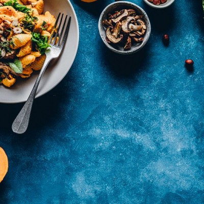 «Всё кипит и всё сырое». Как совместить ресторан и кулинарию? «Всё кипит и всё сырое». Как совместить ресторан и кулинарию?