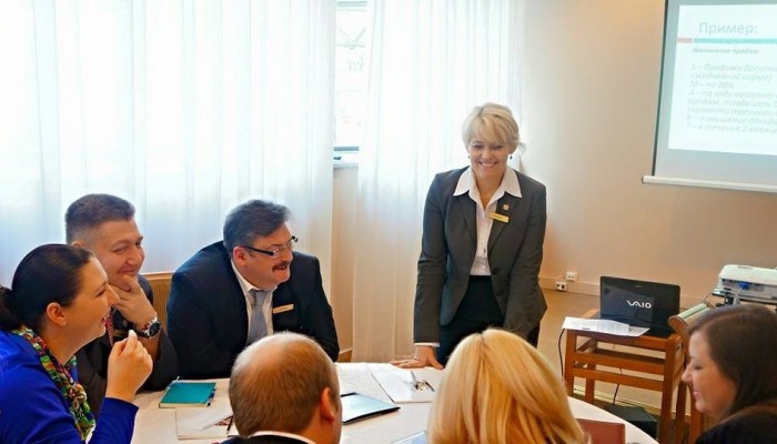 Тренинг: Разрешение сложных и конфликтных ситуаций с гостями Тренинг: Разрешение сложных и конфликтных ситуаций с гостями