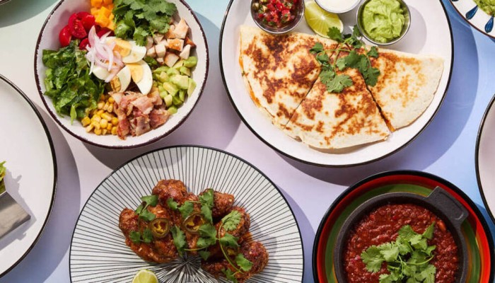 «Мы не считаем, что гость всегда прав. Всегда прав тот, кто прав» — Глеб Марач, TRUE COST «Мы не считаем, что гость всегда прав. Всегда прав тот, кто прав» — Глеб Марач, TRUE COST