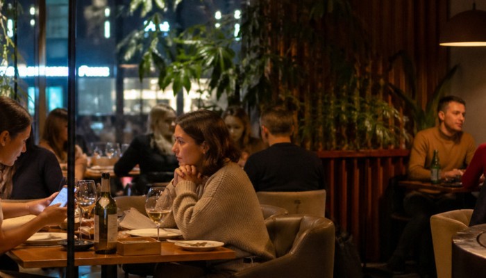 Владимир Путин подписал закон о переходном периоде на 2026 год для общепита на УСН и ПСН. Новости за 27 апреля