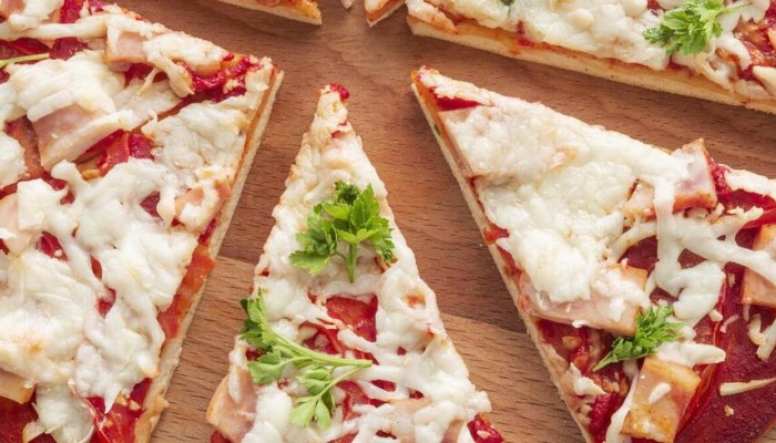 В России растут продажи замороженной пиццы. Нижегородским кафе и ресторанам не хватает почти 1500 поваров. Новости за 30 октября В России растут продажи замороженной пиццы. Нижегородским кафе и ресторанам не хватает почти 1500 поваров. Новости за 30 октября