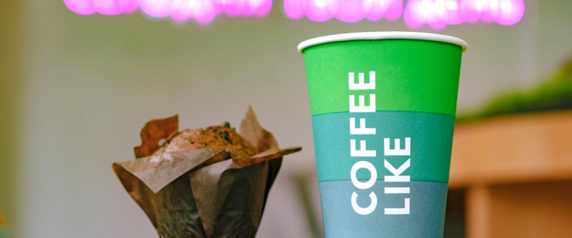 «Мы смогли в два раза ускорить онбординг новых сотрудников»: кейс международной сети кофеен COFFEE LIKE и Skill Cup