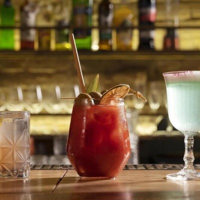 В Петербурге могут запретить продавать алкоголь в заведениях общепита со входом со двора. Новости за 30 декабря