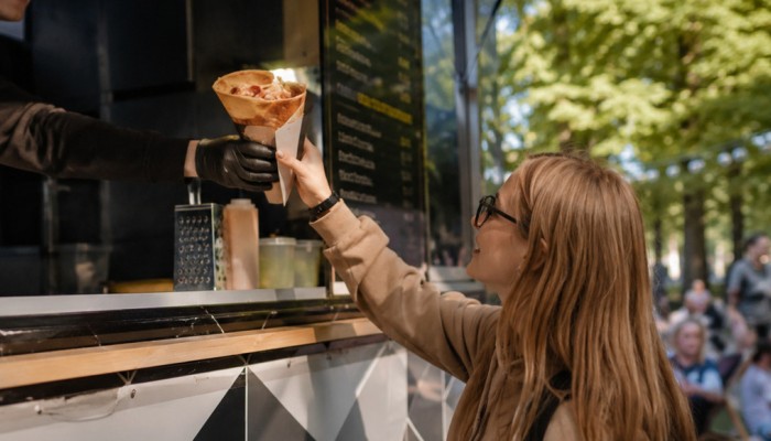 Stardogs открыла первую мини-блинную. Производство коньяка в России в июне упало на 26,7%. Новости за 7 июля